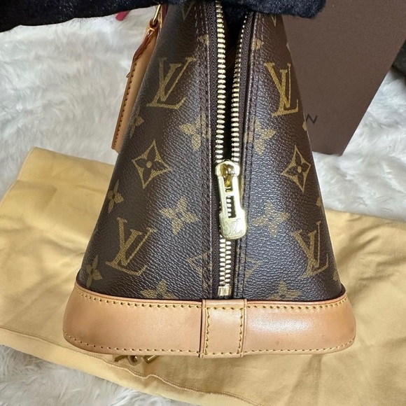 Louis Vuitton AlMA size PM